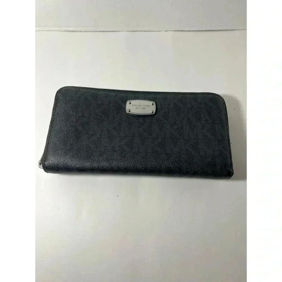 Michael Kors wallet - Picture 1 of 7